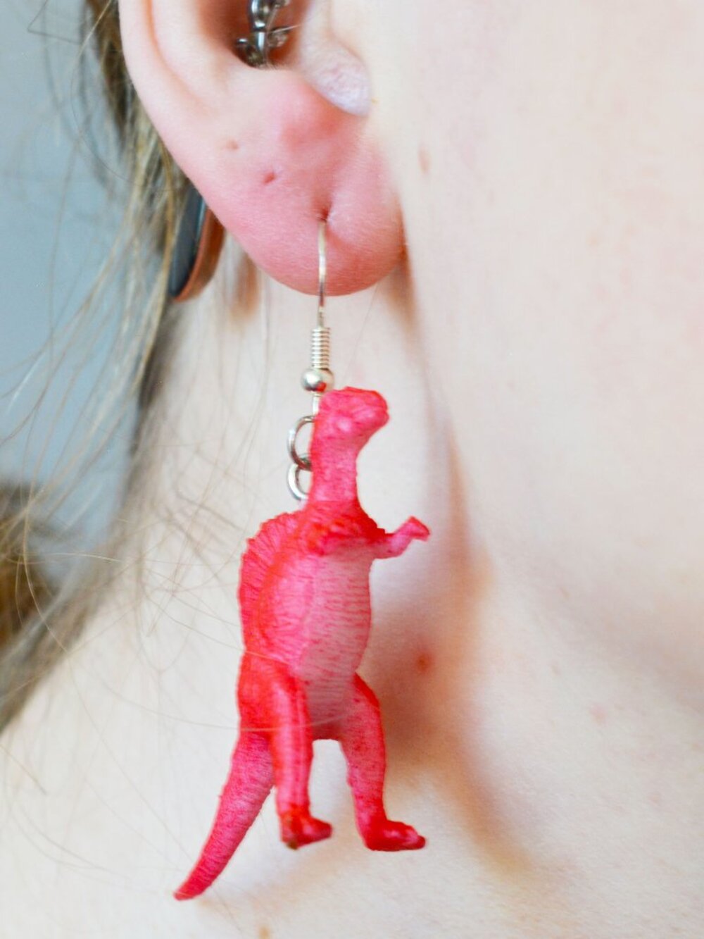 ❤️ Red Dinosaur Statement Earrings - Picture 5 of 5